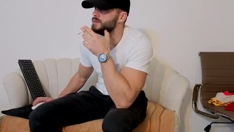 Snapshot of thetopalex chatting on November 14, 4:22 am TheTopAlex online show from November 14, 4:22 am