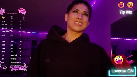 Snapshot of thetrinityyyy chatting on December 18, 6:52 am thetrinityyyy online show from December 18, 6:52 am