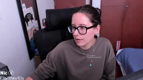 Nicole online show from April 30, 9:08 pm
