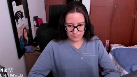 Nicole online show from May 7, 2:44 pm