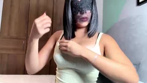 thevalentinanoir online show from July 15, 2:06 am