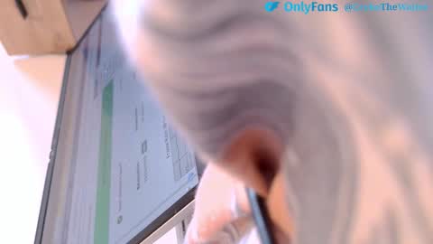 The Waiter online show from December 3, 8:34 am