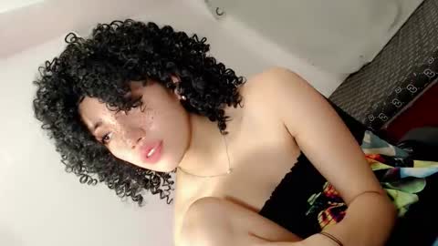 Snapshot of thewhoremistress05 chatting on March 3, 10:17 am stella online show from March 3, 10:17 am