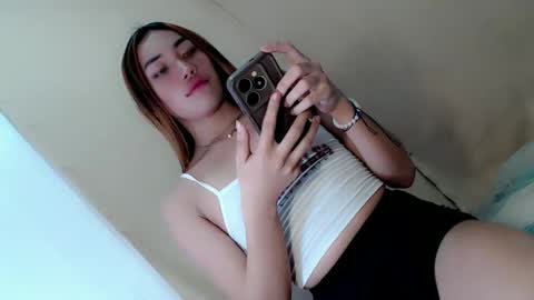 Snapshot of thewhoremistress05 chatting on March 7, 5:51 am stella online show from March 7, 5:51 am