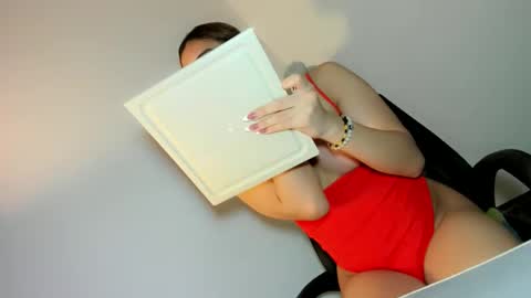 Snapshot of thewhoremistress05 chatting on October 20, 5:19 am stella online show from October 20, 5:19 am