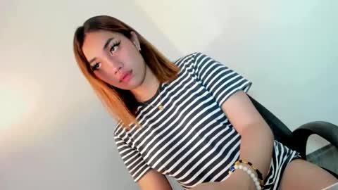 Snapshot of thewhoremistress05 chatting on November 11, 2:33 am stella online show from November 11, 2:33 am