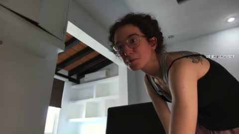 Snapshot of thewillownest chatting on August 2, 4:27 pm thewillownest online show from August 2, 4:27 pm