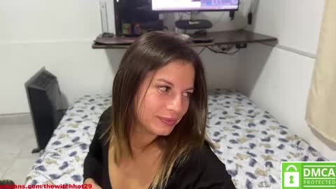 Snapshot of thewitchhot chatting on May 8, 10:26 pm Gretel y Nick online show from May 8, 10:26 pm