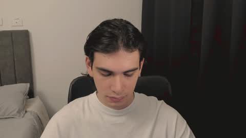 Snapshot of thiaan__ chatting on December 10, 4:13 am thiaan__ online show from December 10, 4:13 am