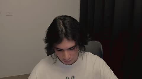 Snapshot of thiaan__ chatting on February 15, 12:37 am thiaan__ online show from February 15, 12:37 am