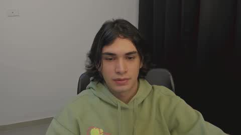 Snapshot of thiaan__ chatting on March 11, 1:26 am thiaan__ online show from March 11, 1:26 am