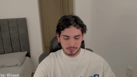 Snapshot of thiaan__ chatting on September 9, 2:11 am thiaan__ online show from September 9, 2:11 am