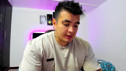 Snapshot of thiago_cp01 chatting on December 22, 4:50 am Thiago online show from December 22, 4:50 am