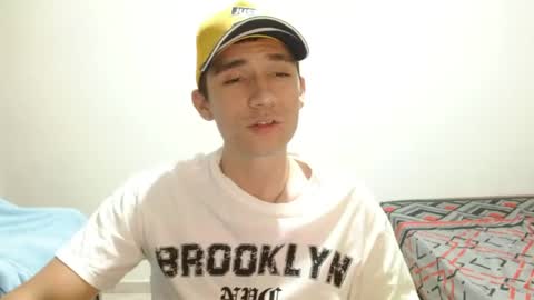 Snapshot of thiago_deseo69 chatting on May 15, 12:39 am thiago_deseo69 online show from May 15, 12:39 am