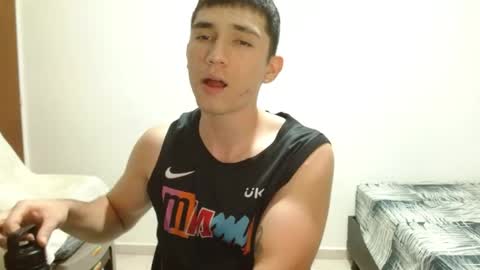 Snapshot of thiago_deseo69 chatting on June 4, 1:33 am thiago_deseo69 online show from June 4, 1:33 am