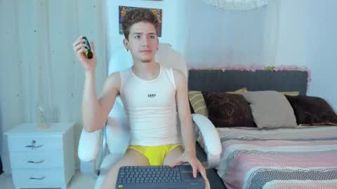 Snapshot of thiago_james69 chatting on November 24, 2:22 am Manuel online show from November 24, 2:22 am