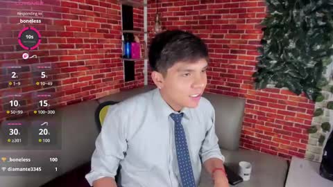 Snapshot of thiago_kozak chatting on May 20, 1:50 pm thiago online show from May 20, 1:50 pm