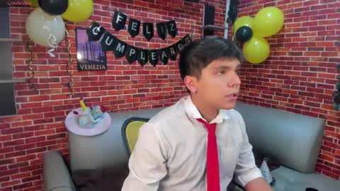 Snapshot of thiago_kozak chatting on May 26, 1:07 pm thiago online show from May 26, 1:07 pm