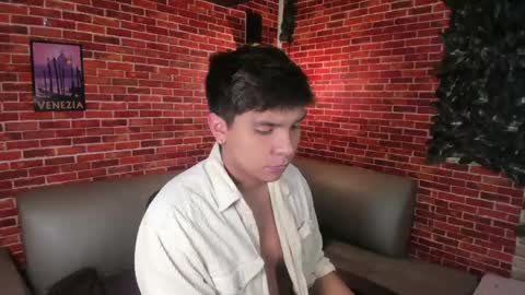 Snapshot of thiago_kozak chatting on May 27, 12:24 pm thiago online show from May 27, 12:24 pm