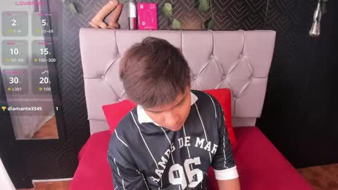 Snapshot of thiago_kozak chatting on June 3, 8:03 pm thiago online show from June 3, 8:03 pm