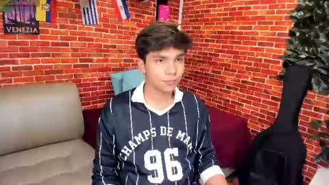 Snapshot of thiago_kozak chatting on June 30, 12:17 pm thiago online show from June 30, 12:17 pm
