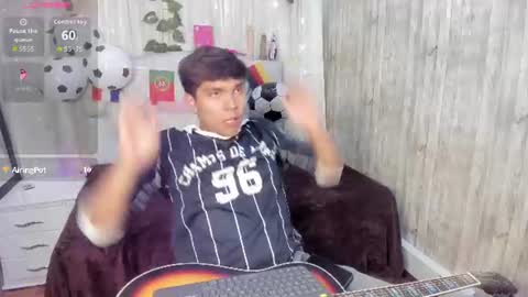 Snapshot of thiago_kozak chatting on July 2, 3:29 pm thiago online show from July 2, 3:29 pm