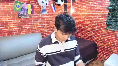 Snapshot of thiago_kozak chatting on July 3, 12:33 pm thiago online show from July 3, 12:33 pm