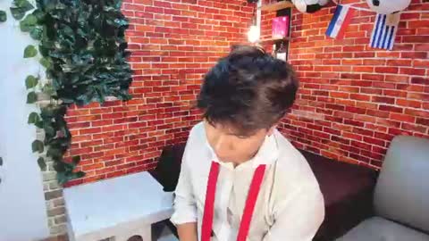 Snapshot of thiago_kozak chatting on July 6, 3:03 pm thiago online show from July 6, 3:03 pm