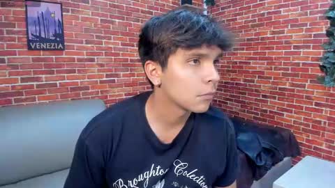Snapshot of thiago_kozak chatting on July 15, 2:50 am thiago online show from July 15, 2:50 am