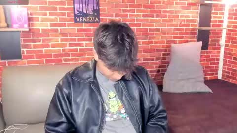 Snapshot of thiago_kozak chatting on July 29, 2:15 pm thiago online show from July 29, 2:15 pm