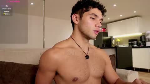 Snapshot of thiago_l chatting on June 25, 1:38 am Just Thiago online show from June 25, 1:38 am