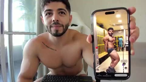 Snapshot of thiago_moretti chatting on June 11, 9:35 pm THIAGO online show from June 11, 9:35 pm