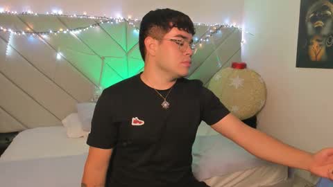 Snapshot of thiago_occonor chatting on November 13, 2:21 am thiago_occonor online show from November 13, 2:21 am