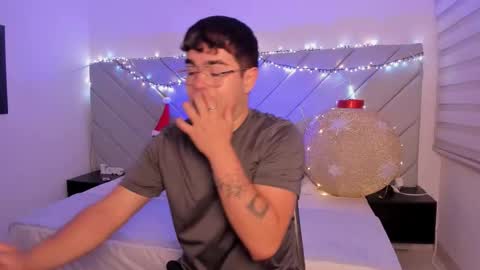 Snapshot of thiago_occonor chatting on November 15, 1:58 am thiago_occonor online show from November 15, 1:58 am