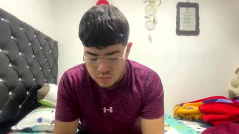 Snapshot of thiago_occonor chatting on November 29, 7:06 pm thiago_occonor online show from November 29, 7:06 pm