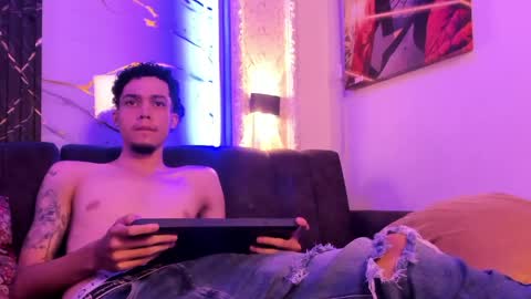 Thiago online show from April 30, 8:04 pm