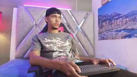 Thiago online show from May 22, 8:36 pm
