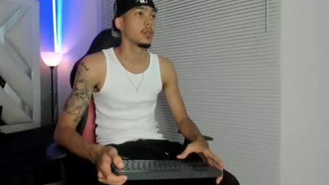 Snapshot of thiago_preston chatting on June 28, 5:41 pm Thiago online show from June 28, 5:41 pm