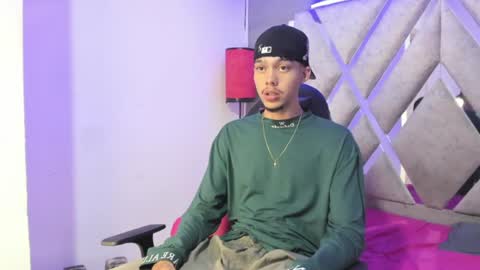 Snapshot of thiago_preston chatting on July 2, 7:42 pm Thiago online show from July 2, 7:42 pm