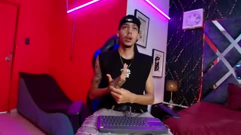 Snapshot of thiago_preston chatting on July 4, 7:31 pm Thiago online show from July 4, 7:31 pm