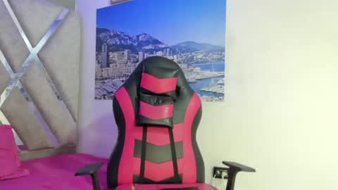 Snapshot of thiago_preston chatting on July 10, 7:49 pm Thiago online show from July 10, 7:49 pm