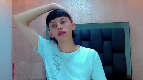 Snapshot of thiago_twink38 chatting on November 23, 11:48 pm thiago_twink38 online show from November 23, 11:48 pm