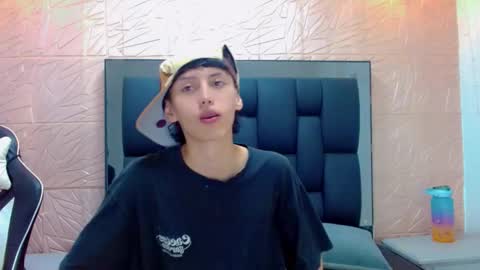 Snapshot of thiago_twink38 chatting on December 2, 5:13 am thiago_twink38 online show from December 2, 5:13 am