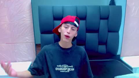 Snapshot of thiago_twink38 chatting on January 14, 5:24 am thiago_twink38 online show from January 14, 5:24 am