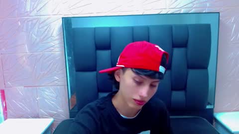 Snapshot of thiago_twink38 chatting on January 16, 6:39 am thiago_twink38 online show from January 16, 6:39 am