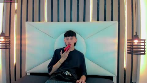 Snapshot of thiago_twink38 chatting on April 23, 4:46 am thiago_twink38 online show from April 23, 4:46 am