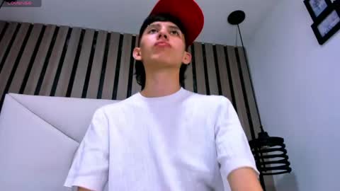 Snapshot of thiago_twink38 chatting on April 27, 3:48 am thiago_twink38 online show from April 27, 3:48 am