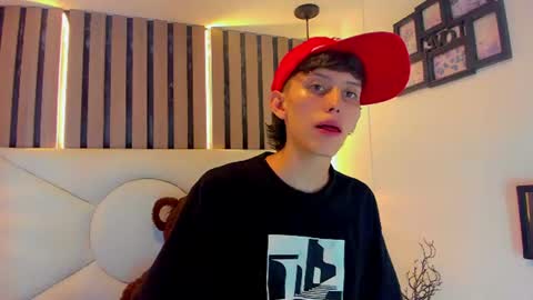 Snapshot of thiago_twink38 chatting on June 22, 4:42 am thiago_twink38 online show from June 22, 4:42 am