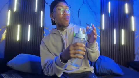 ThiagoBerry online show from February 16, 12:45 pm