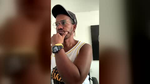 Snapshot of thiagoblackhot chatting on July 17, 2:45 pm Thiago online show from July 17, 2:45 pm